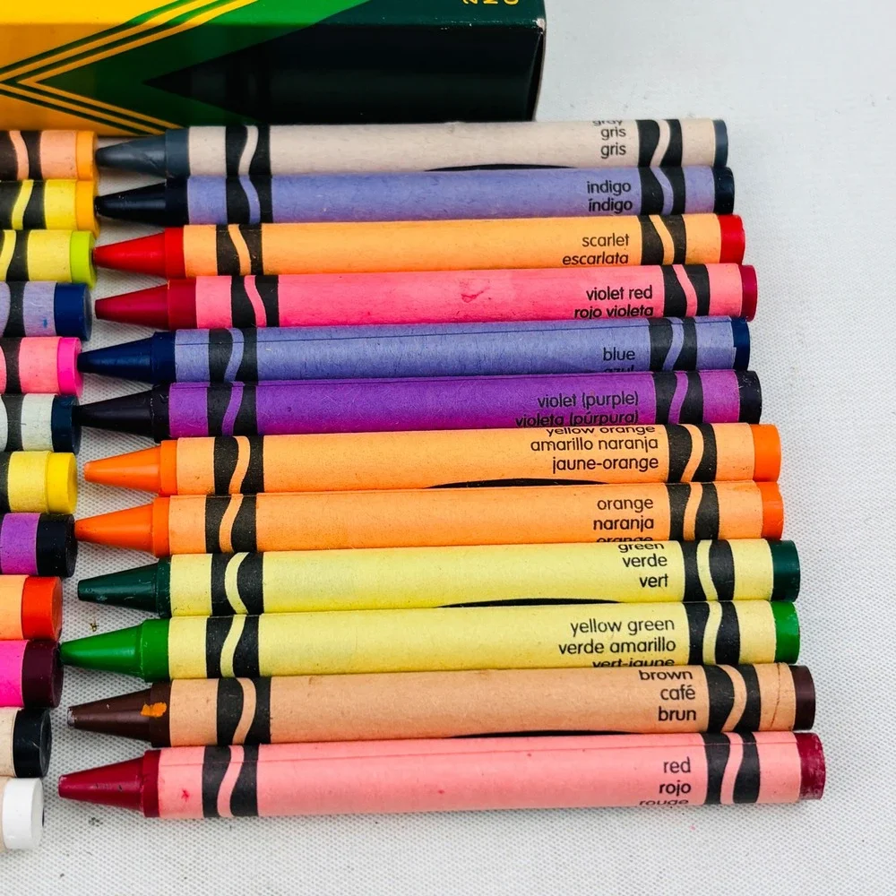 Crayola 24 Count Crayons‎ 2006 Binney & Smith USA Made Dandelion